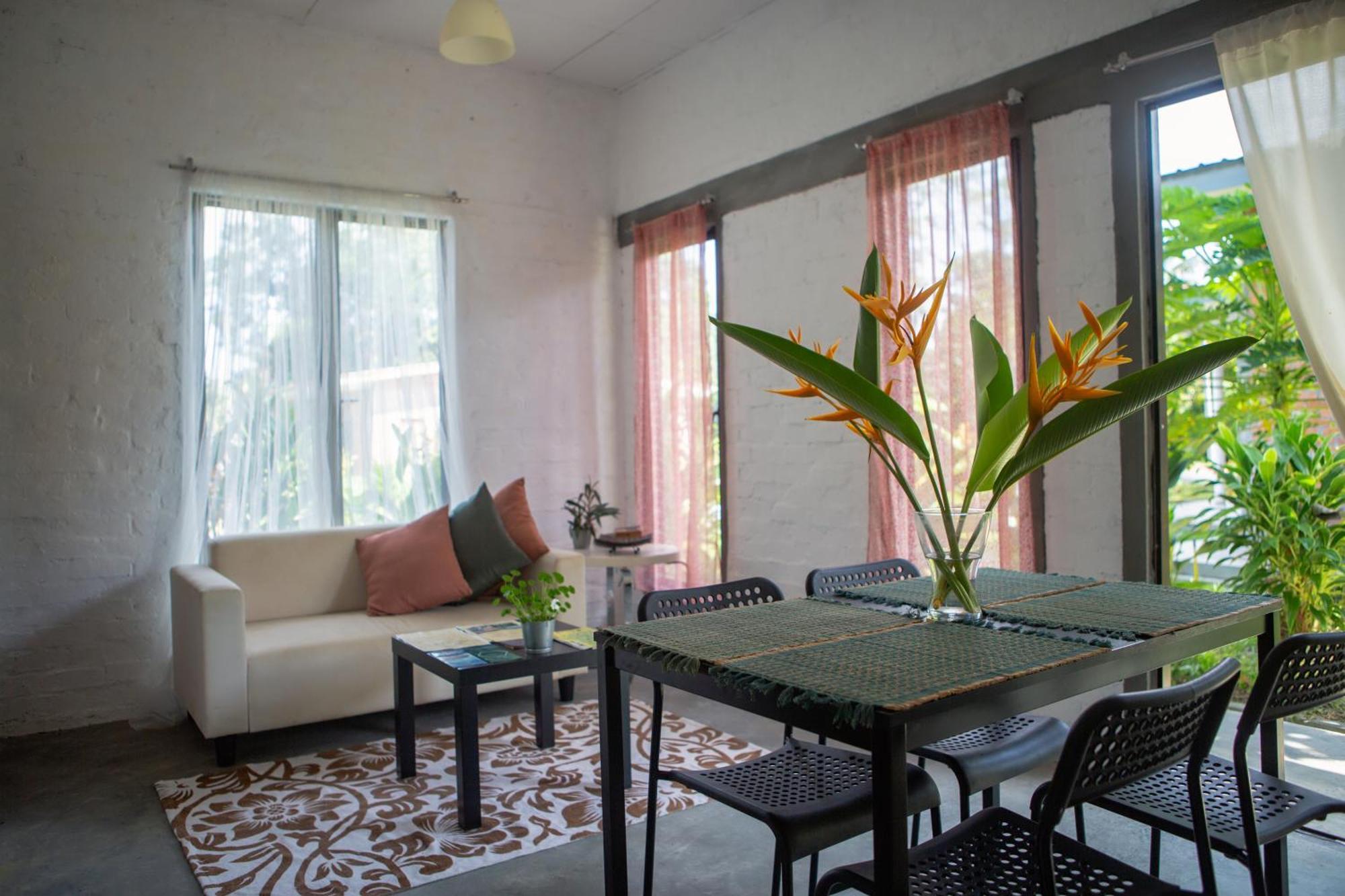 Rouhi Retreats By Doulos *